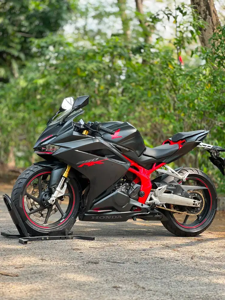 HONDA CBR 250RR NON ABS HITAM 2019 KM RENDAH PAJAK PANJANG FULL MULUS