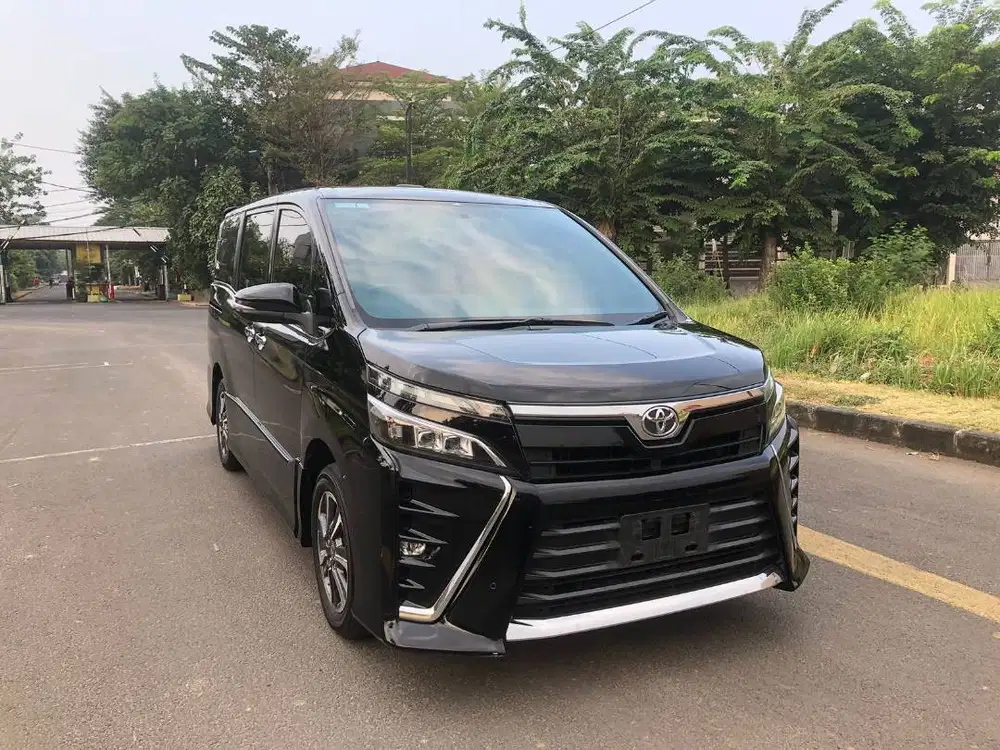 Toyota Voxy 2021
