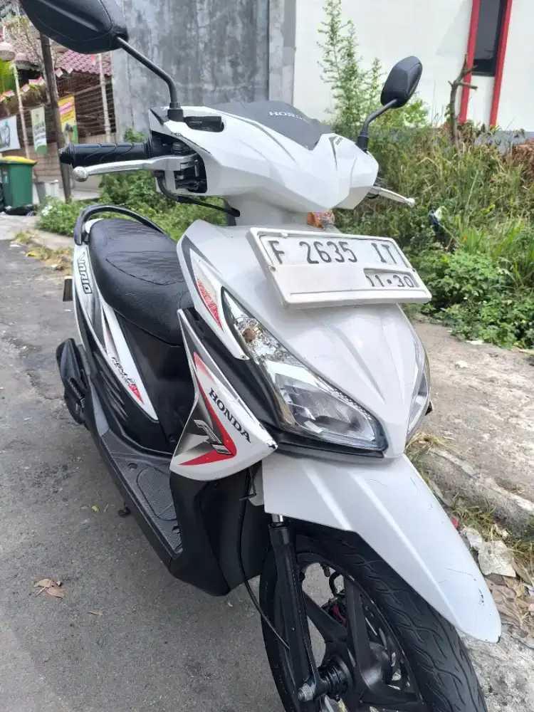 Honda Vario 110 th 2015 putih