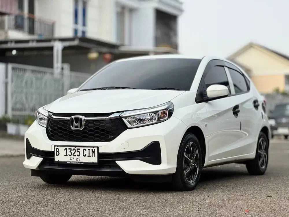 Honda Brio E CVT AT Putih Metalik 2024 (Aha Adex)