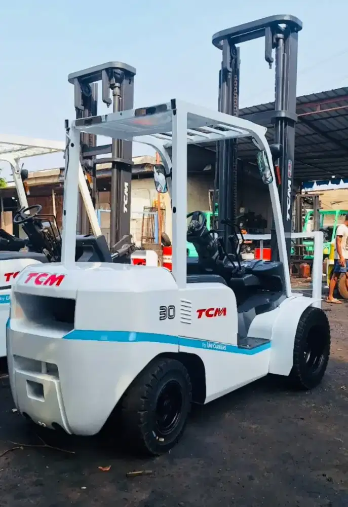 Forklift TCM 3 Ton,Manual,Tiang 5 Meter,Mesin Isuzu C240,Tahun 2020
