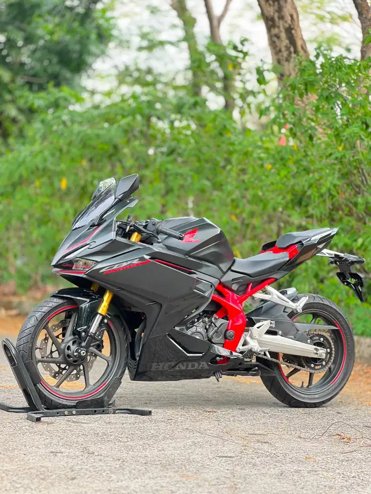 HONDA NEW CBR250RR NON ABS 2022 HITAM KM 5K PAJAK ON SIAP GAS JAUH