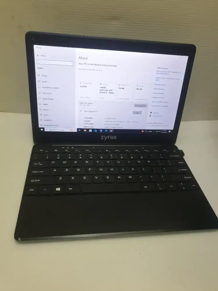 Laptop zyrex mini 64