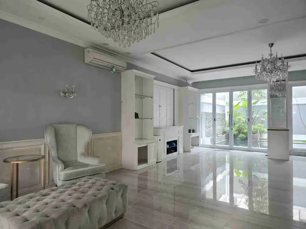 Rumah Bagus siap huni semi Furnished.