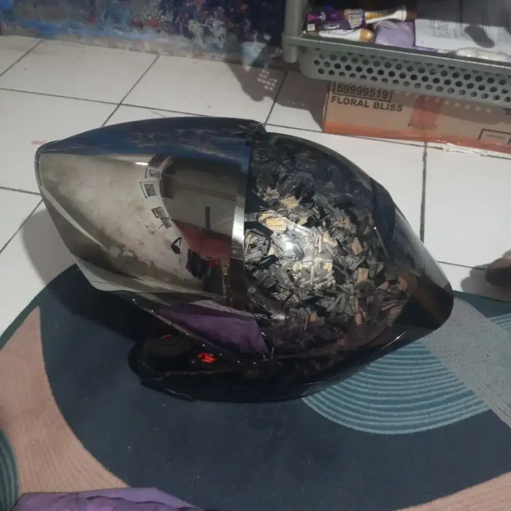 Helm Carbon Gold Half Face merek VRC