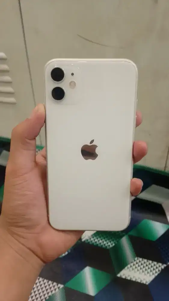 iPhone 11 basic 64gb white