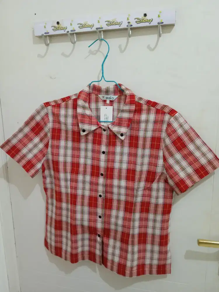 Baju atasan wanita