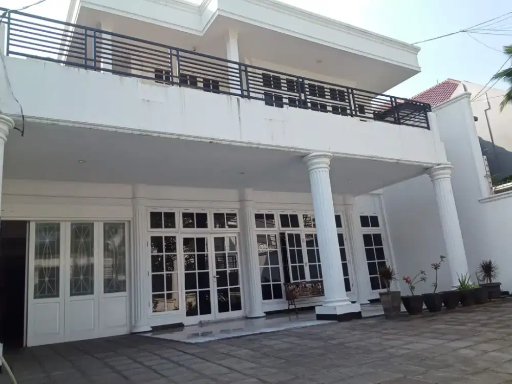 Di Jual Rumah Strategis,Cantik di Menteng Jakarta Pusat