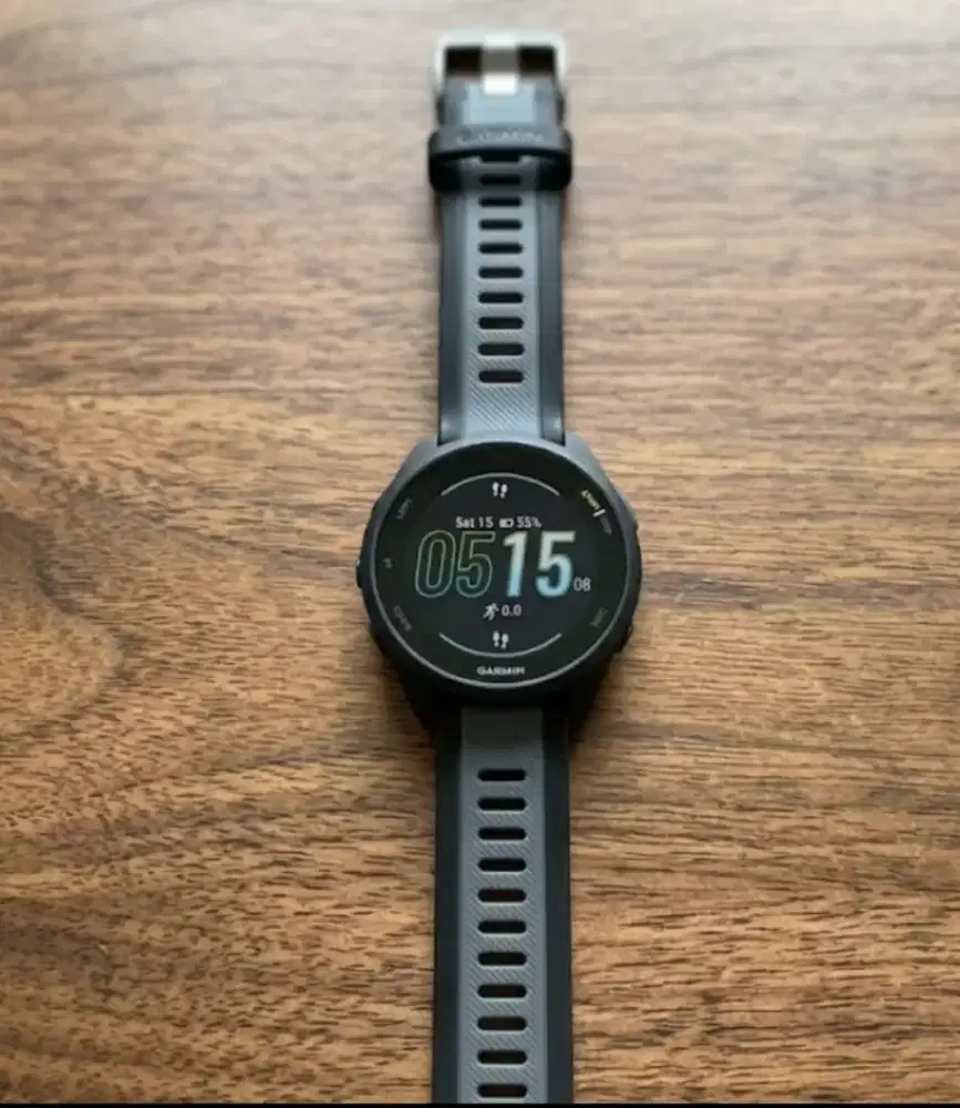 Smartwatch Garmin forerunner 165 garansi panjang mei 2027