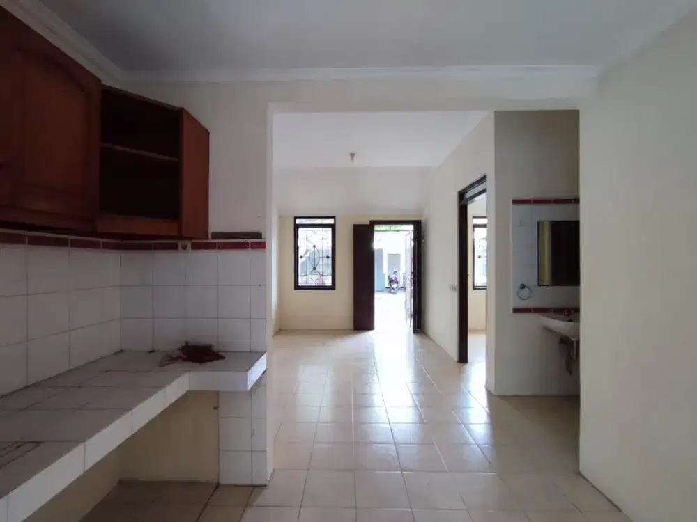 Disewakan Rumah Nyaman Dekat Uph & Supermal Karawaci - Taman Ubud Kencana