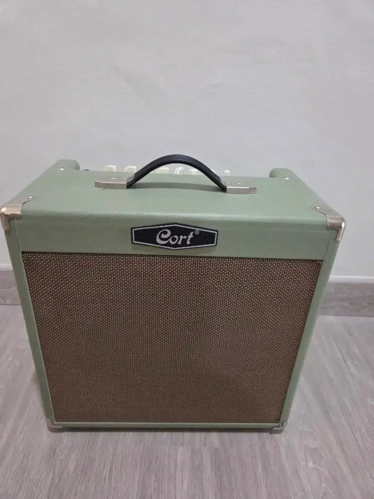 Amplifier Gitar CORT CM30RV