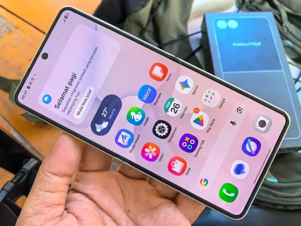 Samsung Z Flip 8 12/512 Second