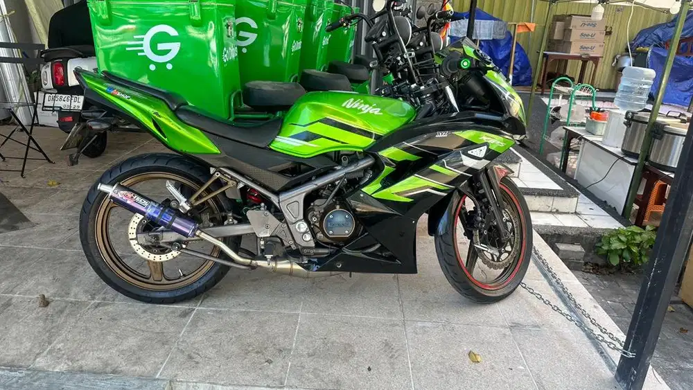 Dijual Ninja RR Tahun 2012 akhir