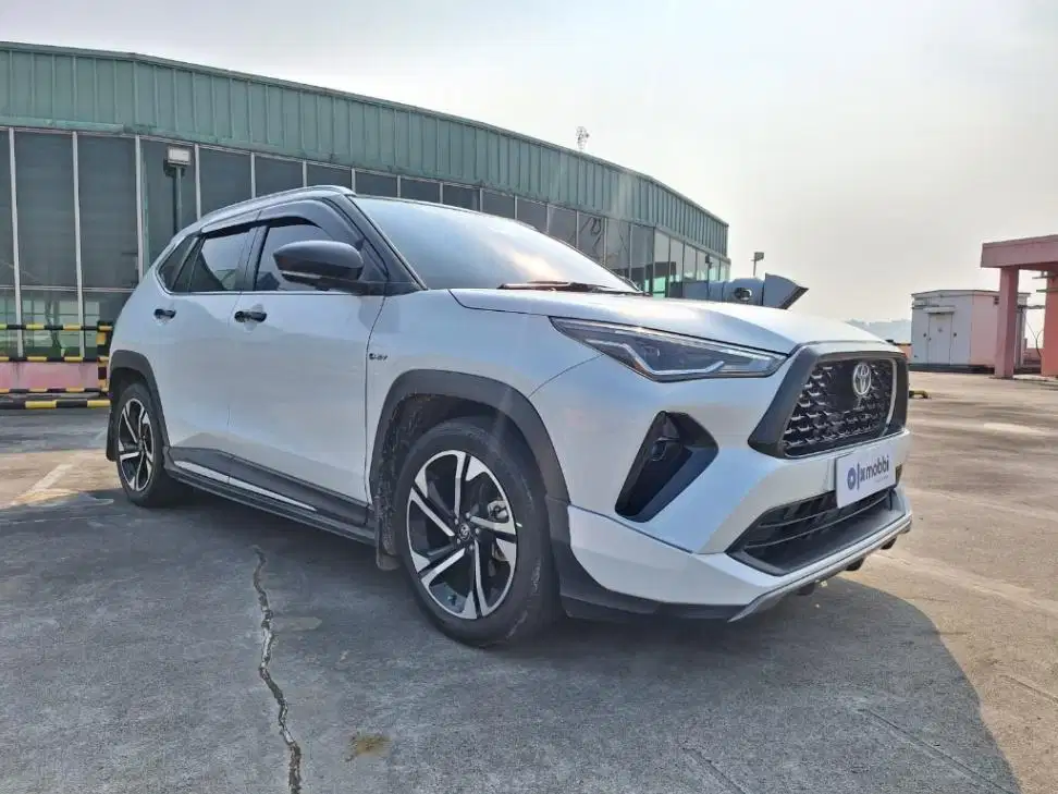 KM Rendah - Toyota Yaris Cross 1.5 S TSS Hybrid-AT 2023