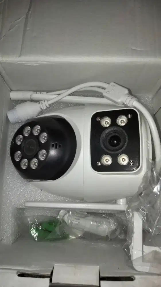 Cctv bisa berputar 360%..dan bisa dpantau/dlihat dari Hp dr jarak jauh