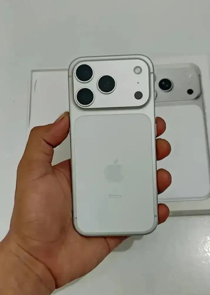 IPHONE 17 PRO 256GB IBOX LIKE NEW