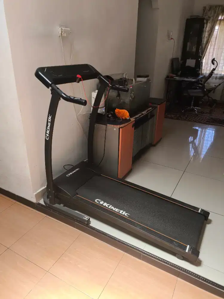 Treadmill Merk Kinetic Kondisi Masih Bagus