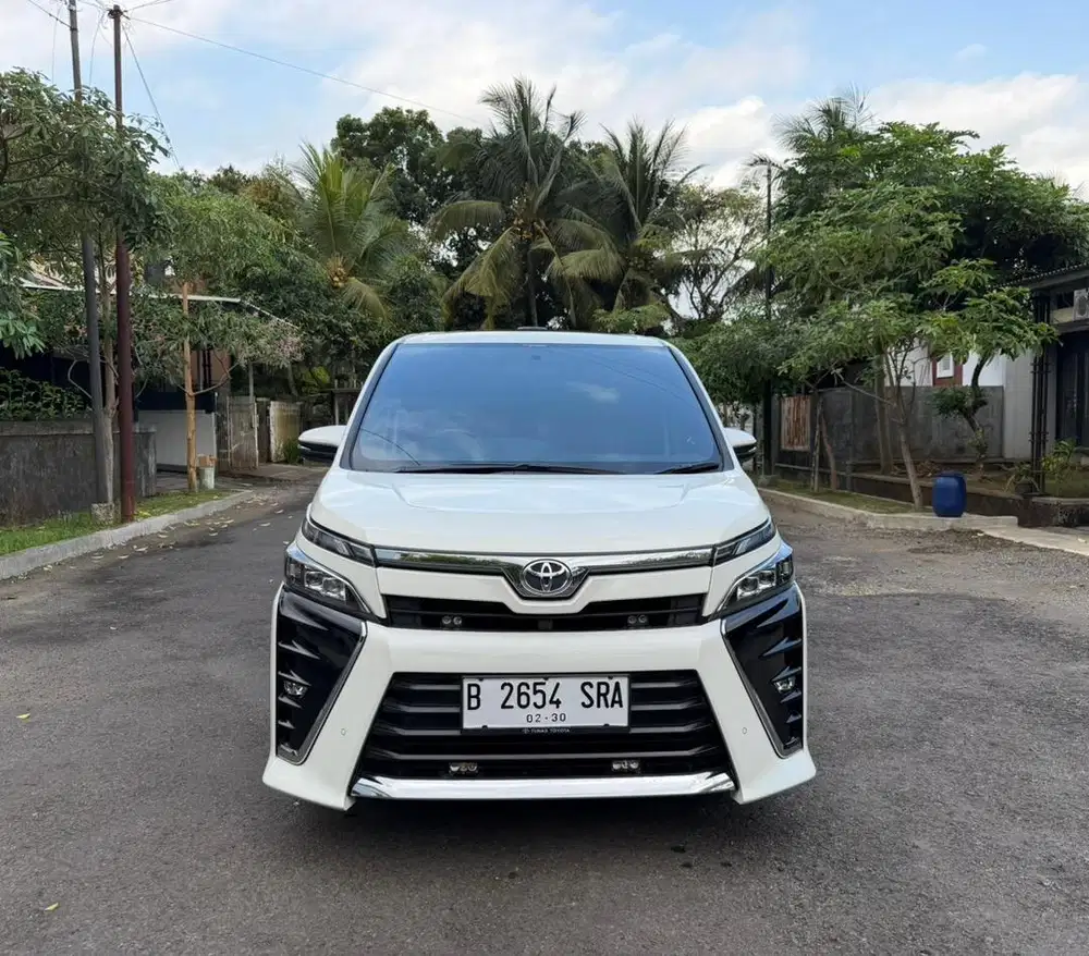 Toyota Voxy 2019