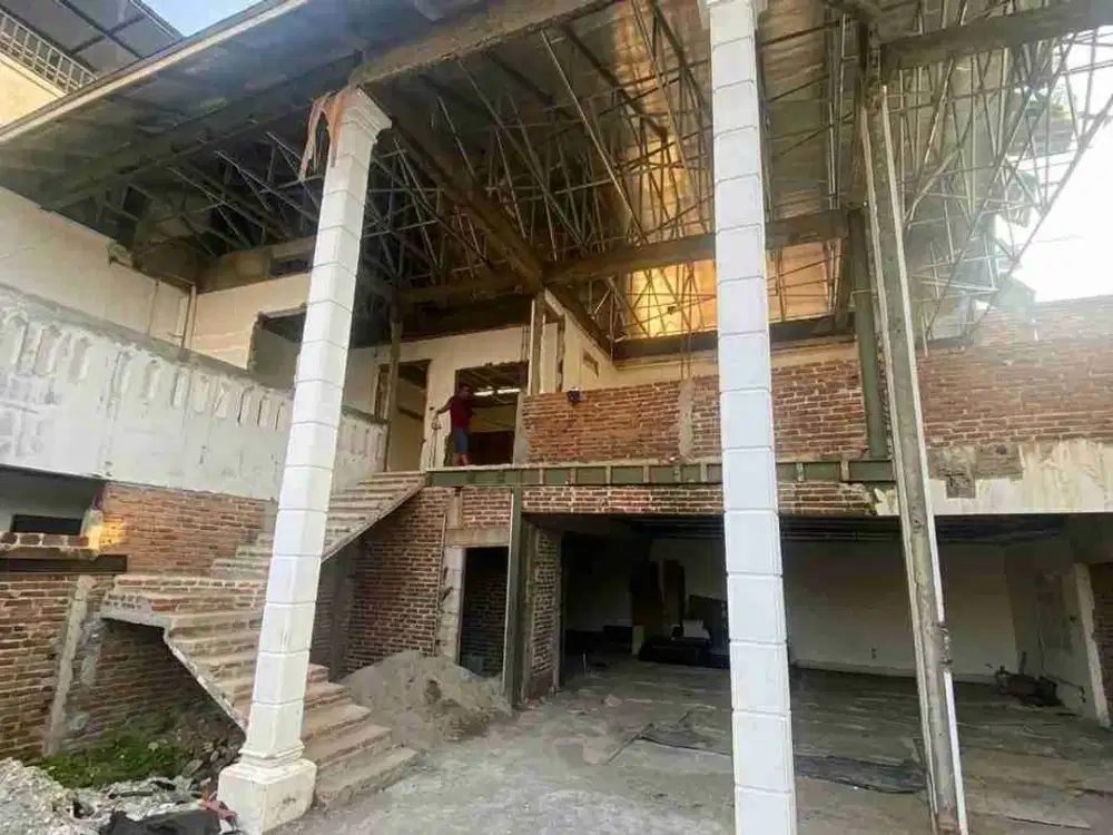 Jual Rumah 2 Lantai Luas 736m² di Cipete Butuh Renovasi