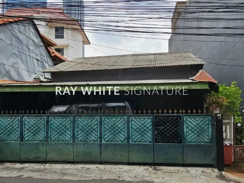 Rumah Tua di Jl Guru Mughni Daerah Setiabudi