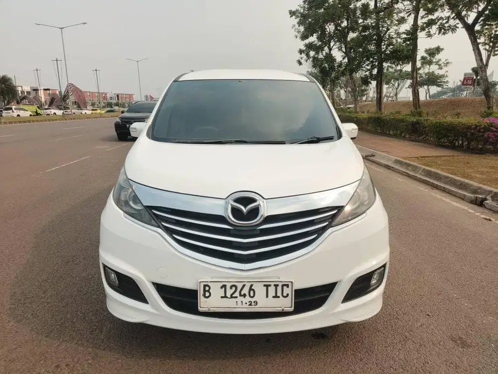 Mazda Biante skyactive 2014