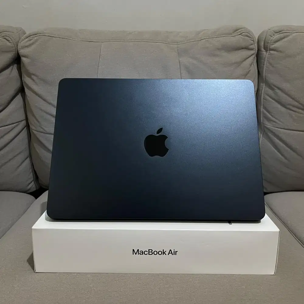 Macbook Air M2 8/256 Midnight Ibox