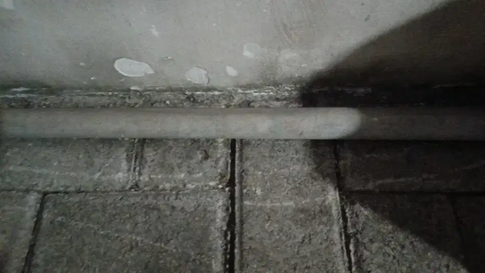 Di jual cepat 1 pipa ledeng tebal panjang 6 mtr