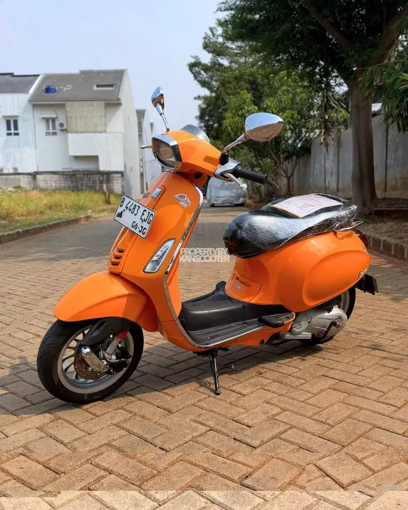 JUAL MURAH VESPA SPRINT 150 3V 2015 MULUS