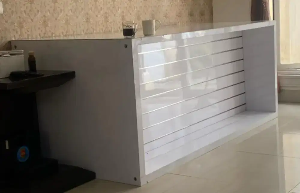 Nego serius Dijual Meja meeting 8 Peserta HPL putih solid besar