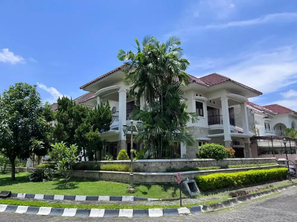 Rumah Mewah & Elegan 5 Kamar di Atas Tanah 403 M² - Lingkungan Premium