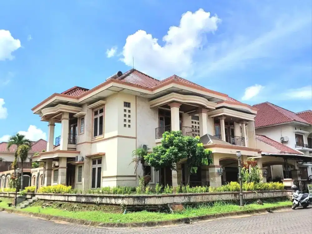 Rumah Mewah 2 Lantai Full Jati di Tirta Sani Residence