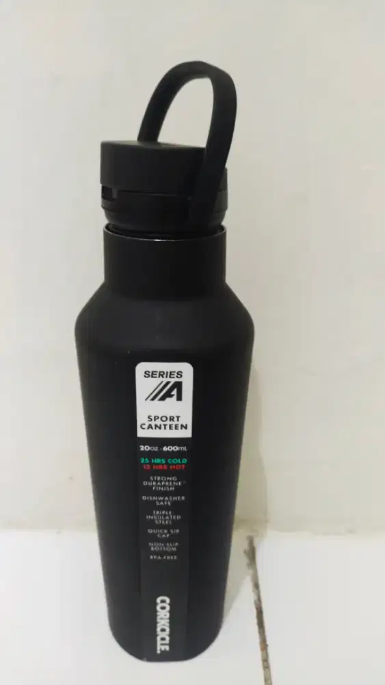 Tumbler Corkcicle Ori Hitam - 600ml