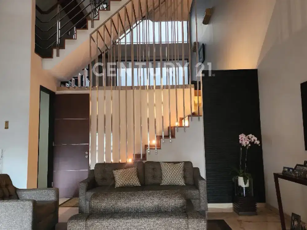 Rumah Bagus Di Bukit Gading Mediterania Siap Huni, 5BR, 3 Lantai