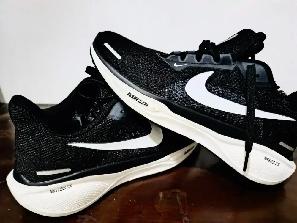 Air Zoom Black 43