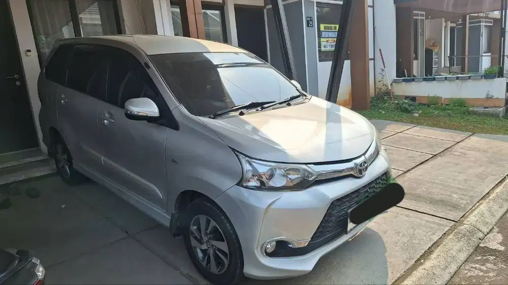 Dijual Avanza Veloz 1.500cc Silver, pajak panjang, KM Rendah 44K