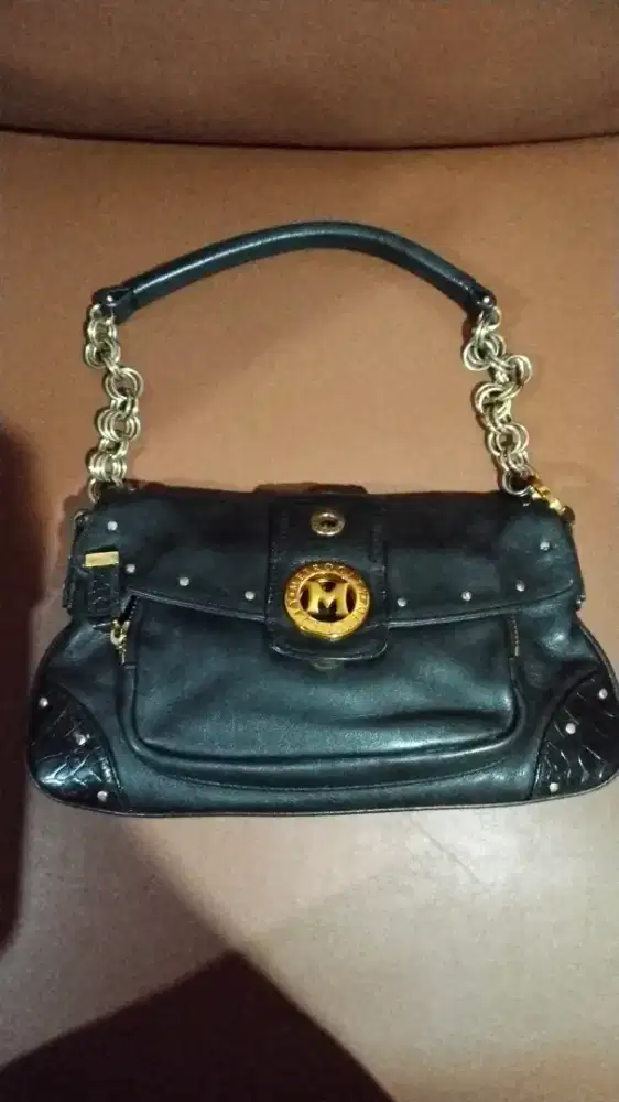 TAS BRANDED BEKAS METROCITY