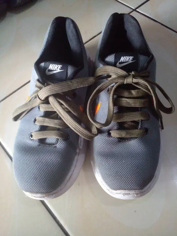 Sepatu Anak Nike Grey Olive