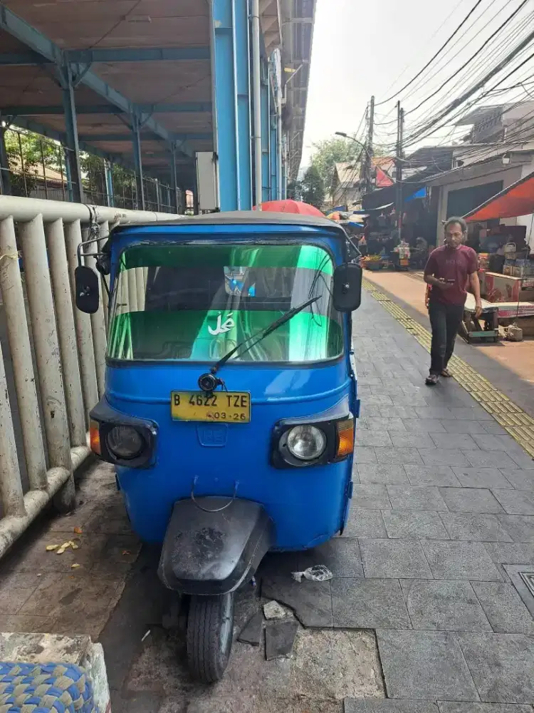 Bajaj re busi 1 2010