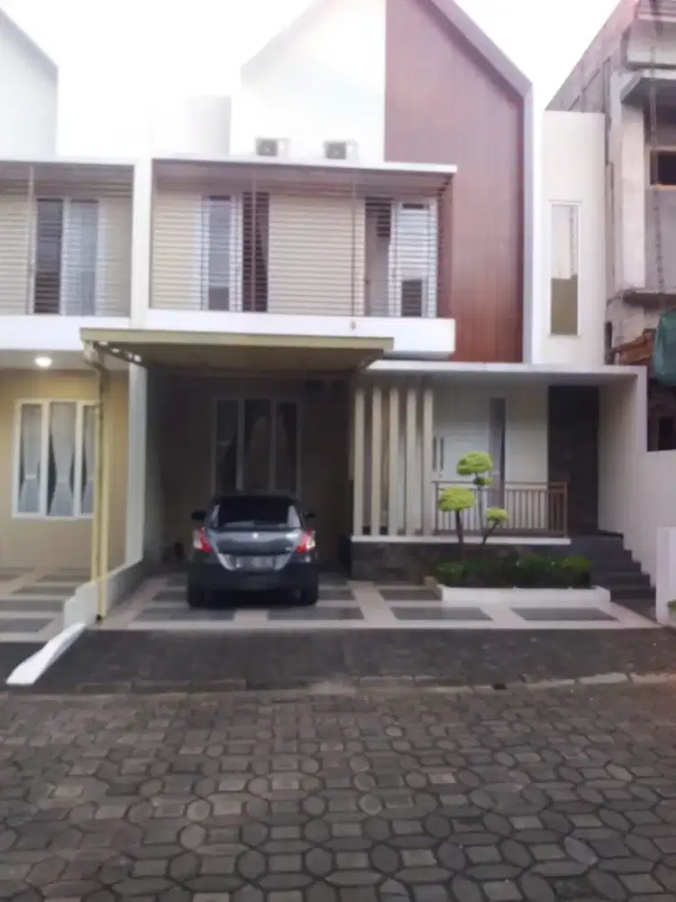 RUMAH SEWA FULL FURNISH 2 LANTAI CLUSTER ELIT BANYUMANIK