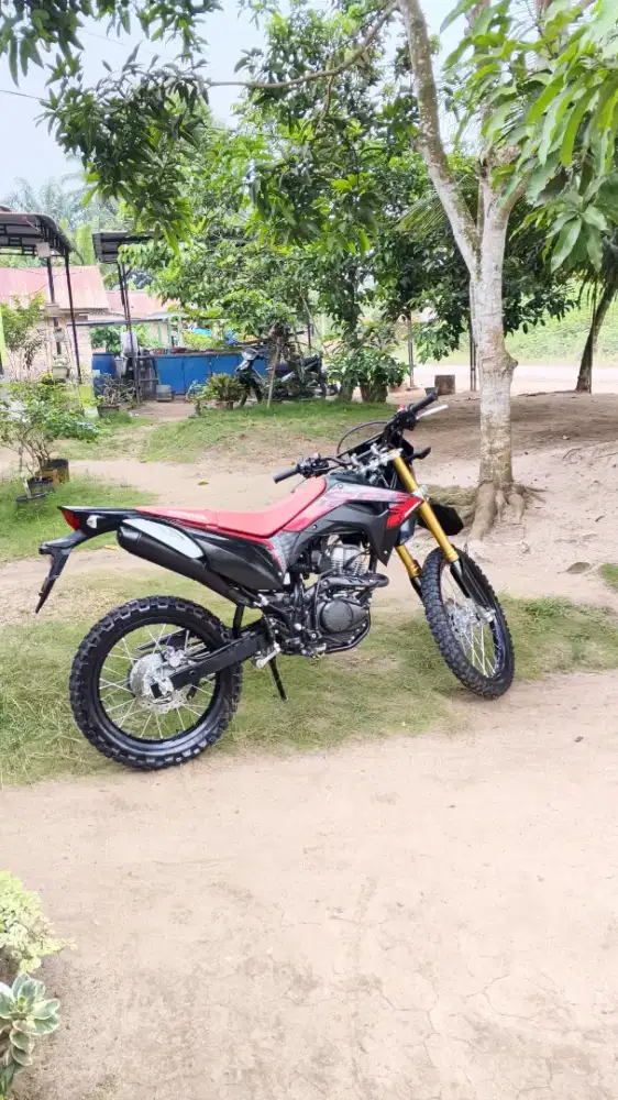 HONDA CRF 150L TAHUN 2024 STANDAR KILOMETER 7000