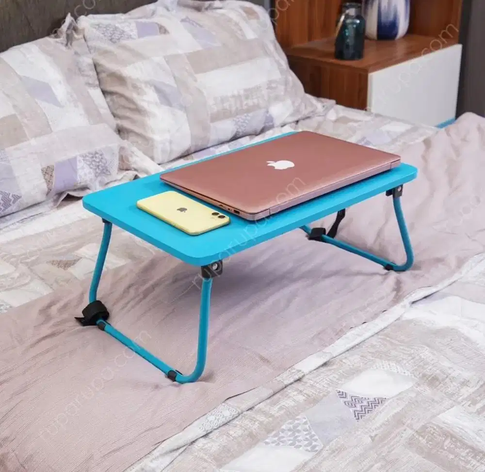 Meja laptop lipat