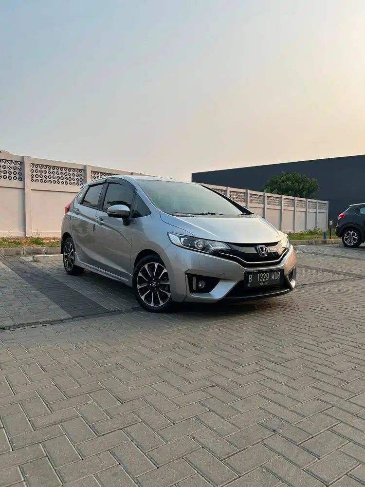 TDP 30jt !! Honda Jazz 1.5 RS AT 2017 Silver Kondisi Dijamin Istimewa