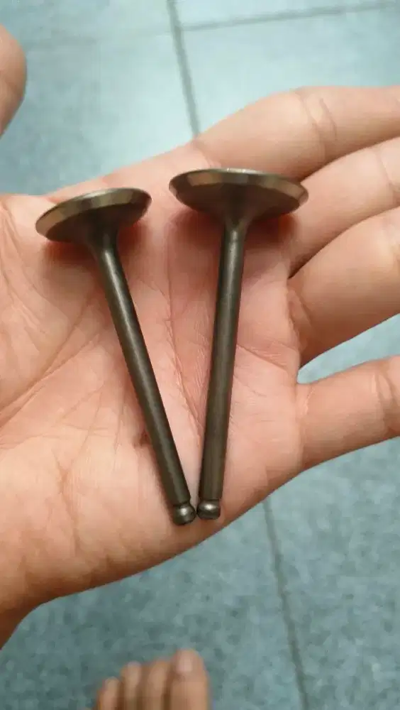 Klep Moto 1 batang 5mm size 24/28mm