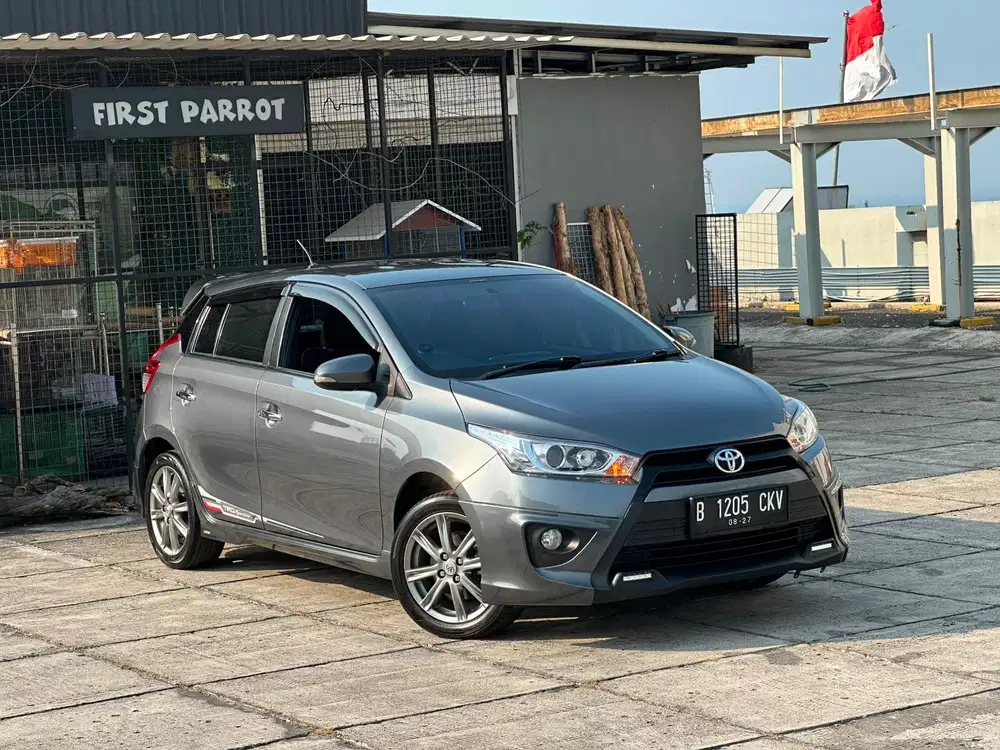 PALING MURAH !! DP 15jt YARIS S TRD AT MATIC 2015 !! KM 74 RB !!!