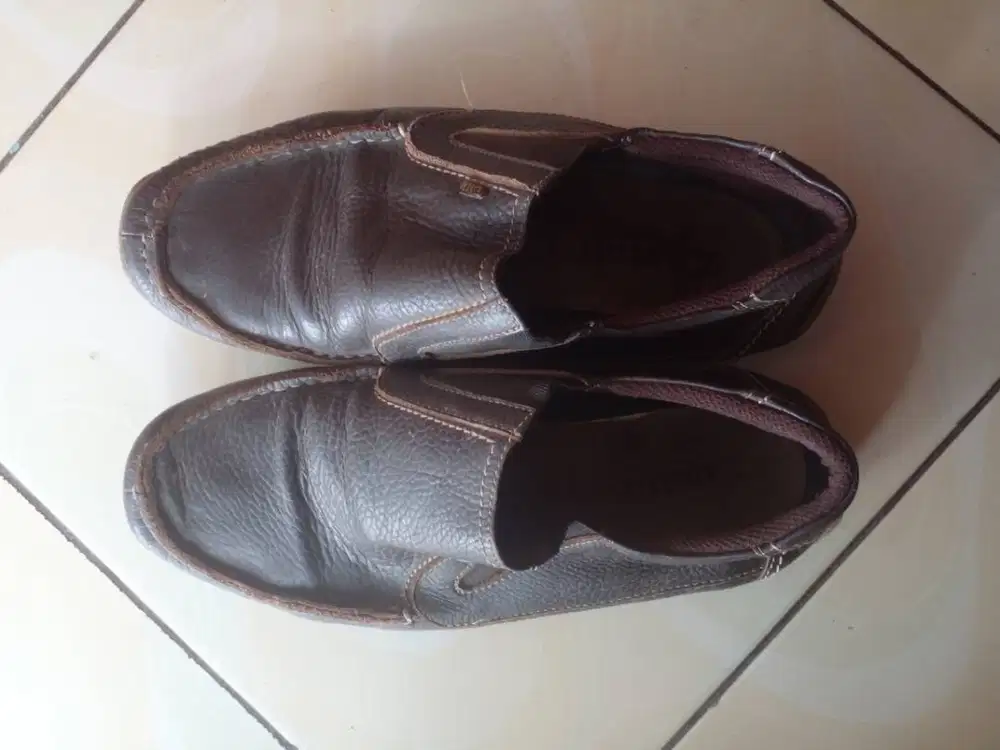 Sepatu Kulit Pria Casual