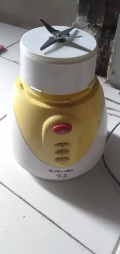 Blender merek miyako