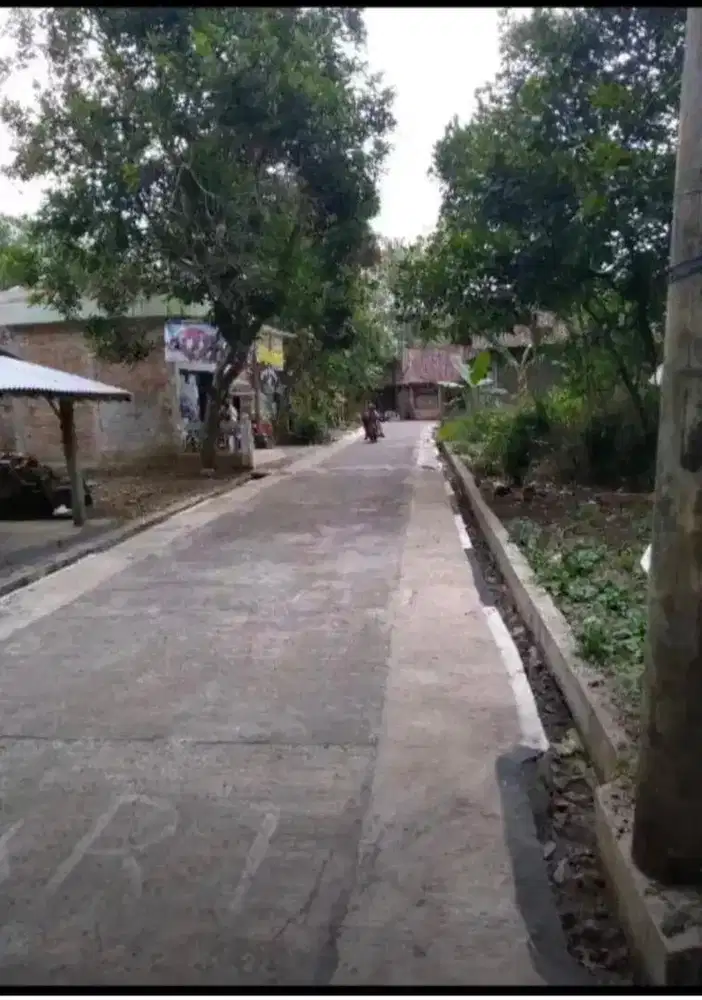 Tanah 228M2, Dpn 8M, lingkungan asri & aman, lebar jalan bisa 2 mobil