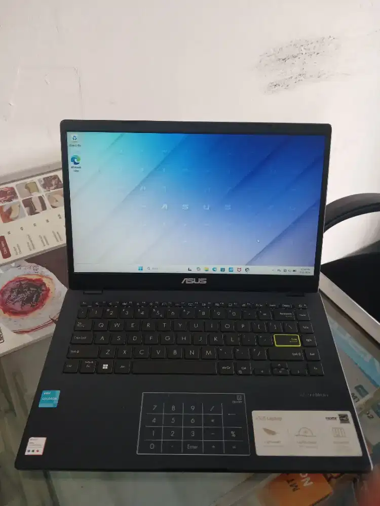 Laptop asus Vivobook E410K Intel N4500 Ram 8 Ssd 256 Garansi