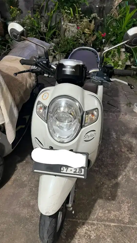 DIJUAL CEPAT! Motor Scoopy Stylish 2018