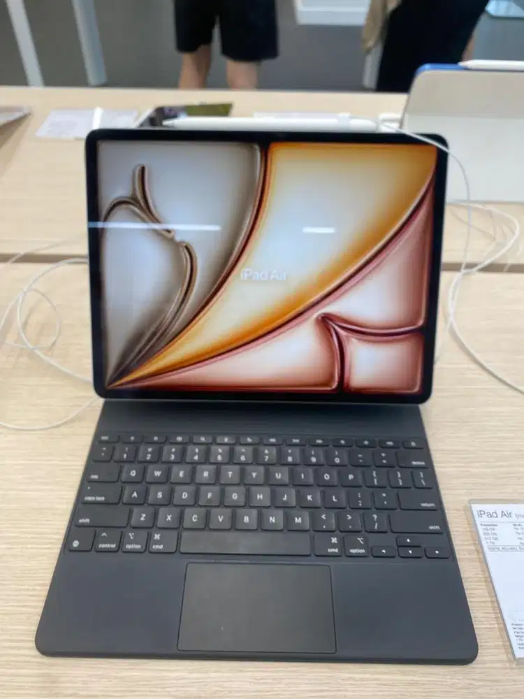 iPad Air (model 13 inci) 128 GB